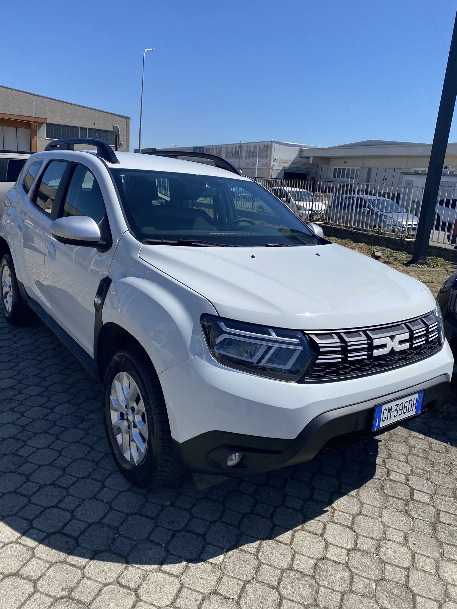Dacia Duster bianco