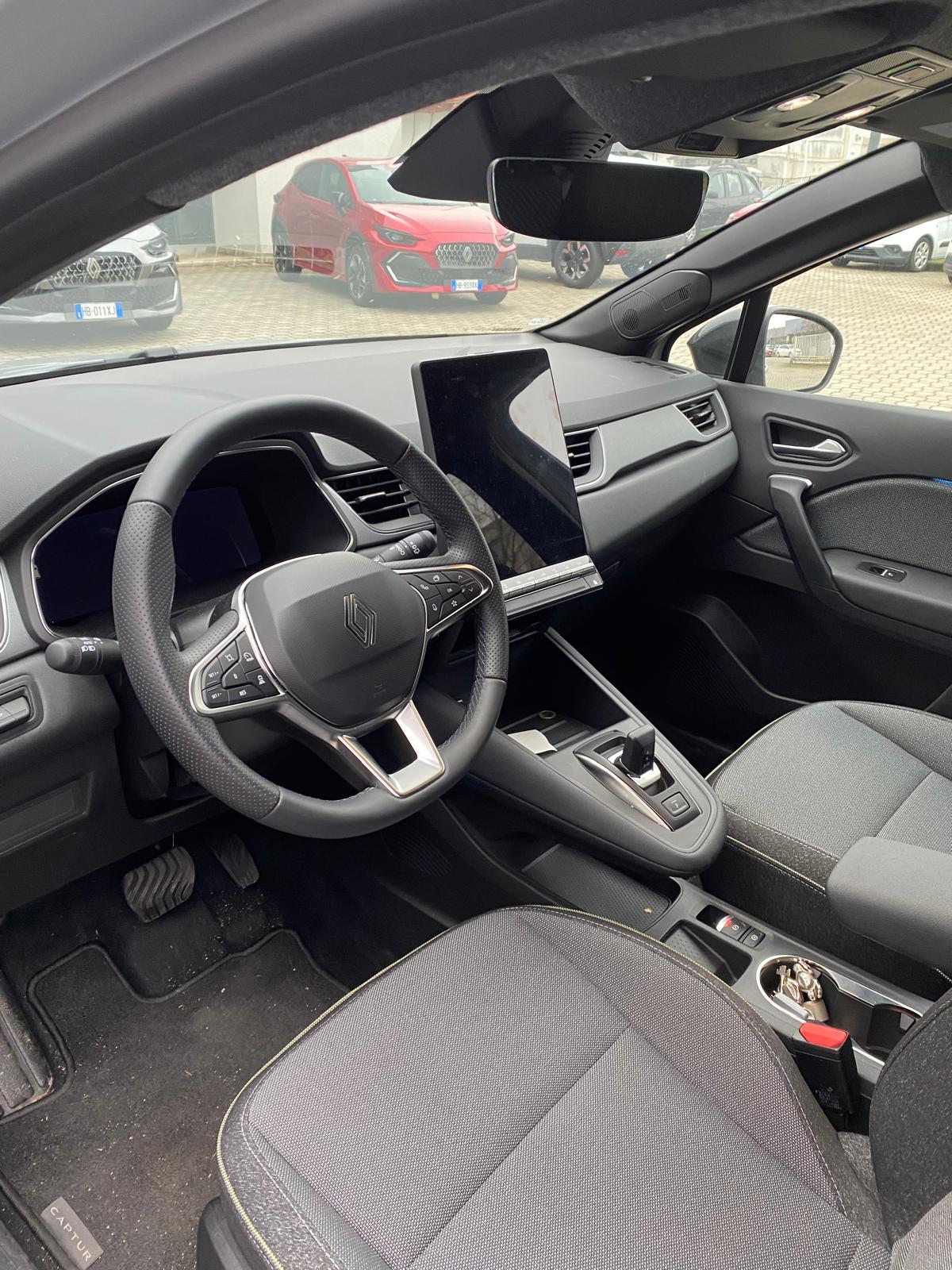 Renault Symbioz 1.8 E-Tech full Hybrid Techno 160 cv autom. Renault Symbioz 1.8 E-Tech full Hybrid Techno 160 cv autom.
