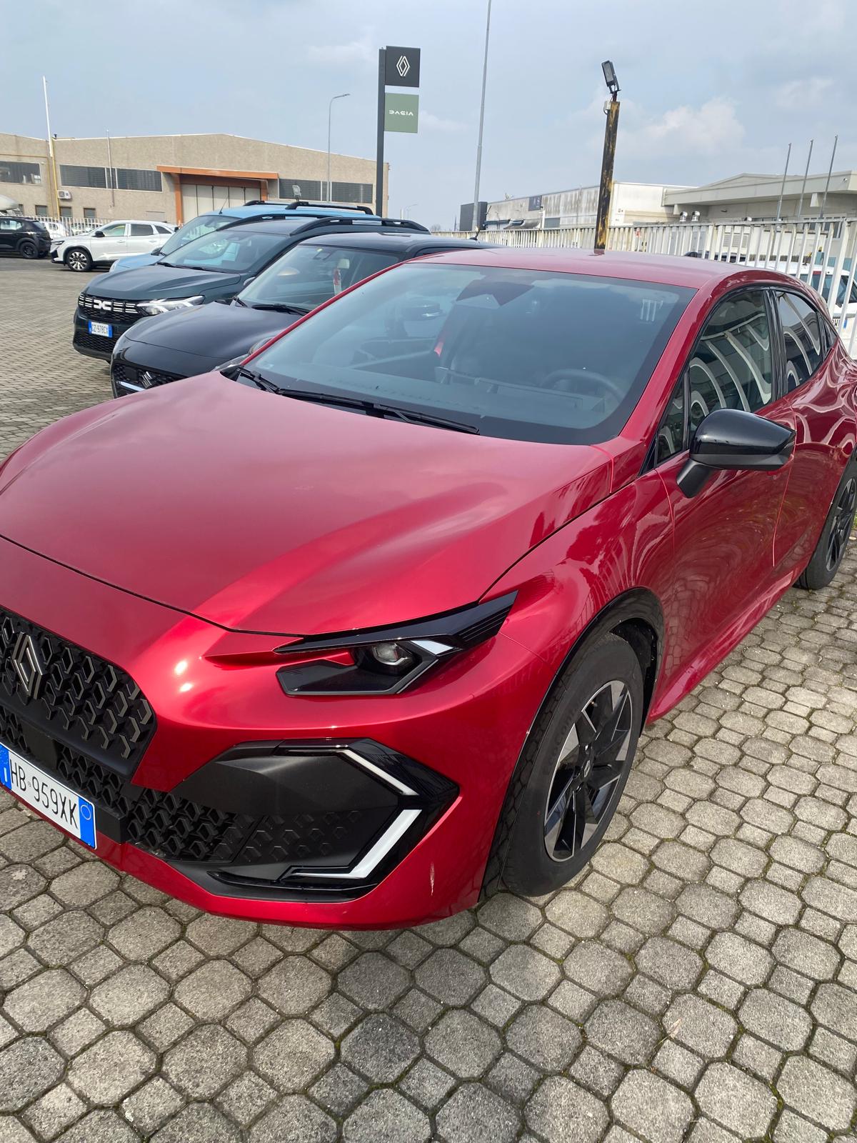 Renault Clio vista fronte laterale
